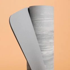 Esterilla Yoga Antideslizante Grip Ecodiseñada 5mm Gris -Fit Tienda esterilla yoga antideslizante grip ecodiseada 5mm gris 3