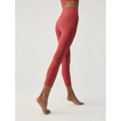 Born Living Yoga Legging De Mujer En Tejido Performance Con Largo 7/8 -Fit Tienda legging de mujer en tejido performance con largo 78 1