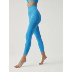 Born Living Yoga Legging De Mujer En Tejido Seamless Con Largo Capri 13 Born Living Yoga Legging De Mujer En Tejido Seamless Con Largo Capri -Fit Tienda legging de mujer en tejido seamless con largo capri 5