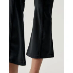 Born Living Yoga Legging Flare De Mujer En Tejido Performance Con Capri -Fit Tienda legging flare de mujer en tejido performance con capri 2