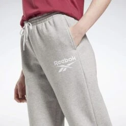 Pantalón Reebok Identity Logo Fleece -Fit Tienda pantalon reebok identity logo fleece 4