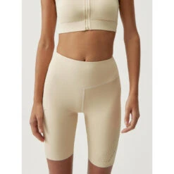 Born Living Yoga Shorts Deportivos De Mujer En Tejido Performance -Fit Tienda shorts deportivos de mujer en tejido performance 5