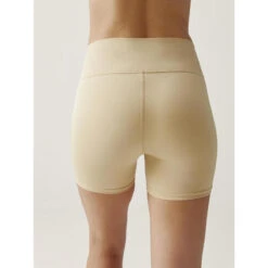 Born Living Yoga Shorts Deportivos De Mujer En Tejido Performance Con Bolsillo Para Pelota -Fit Tienda shorts deportivos de mujer en tejido performance con bolsillo para pelota 1